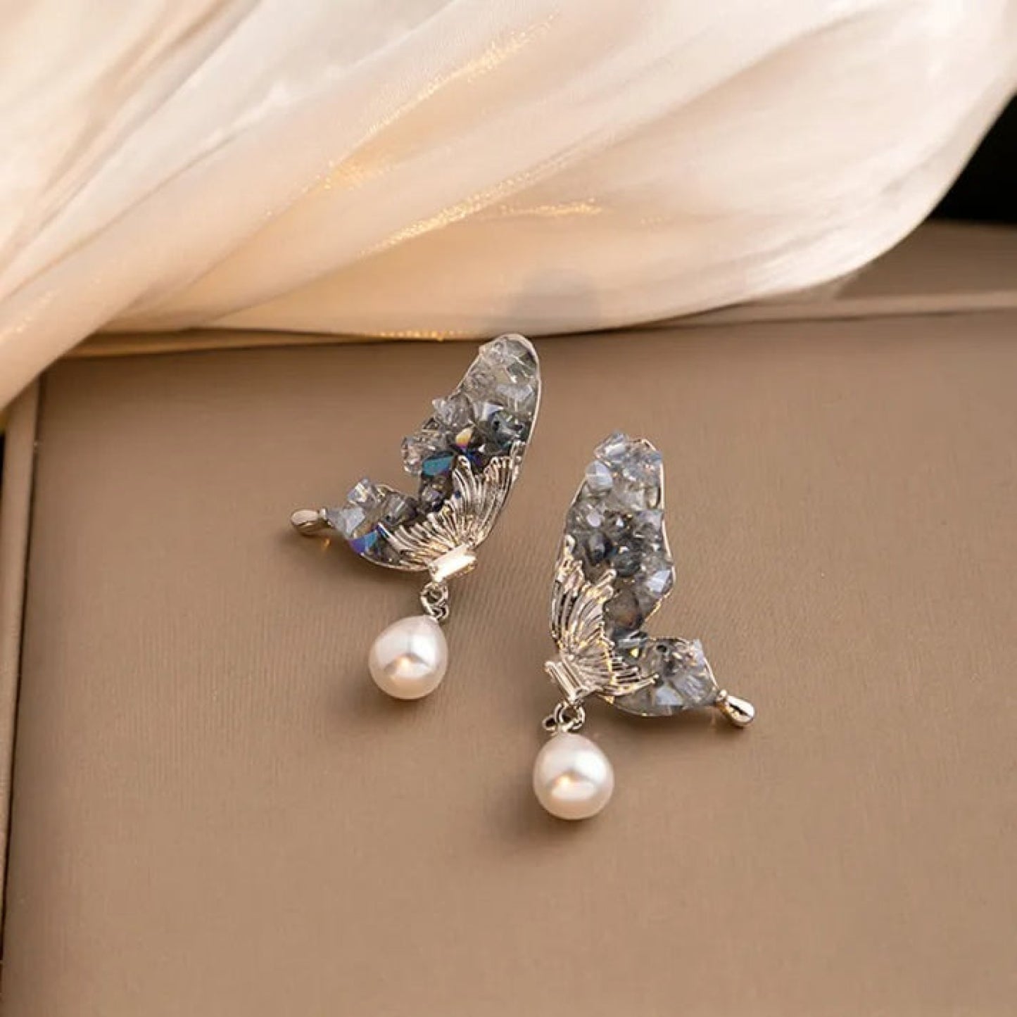 Dazzling Crystal Butterfly Pearl Drop Earrings (850)