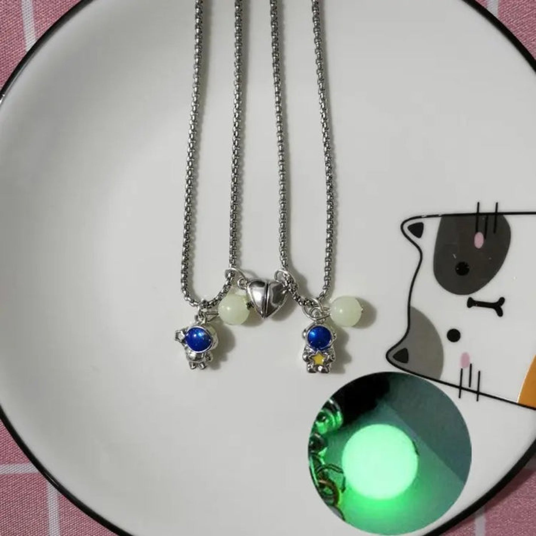 2Pcs Romantic Round Heart Magnetic Couple Necklace (838)